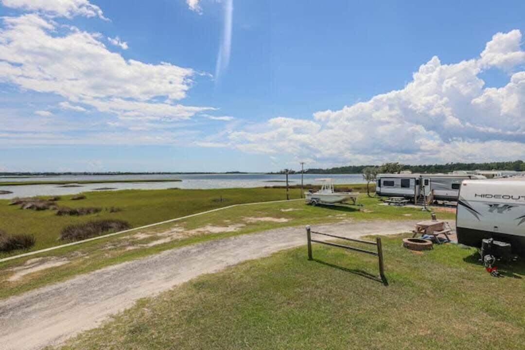 Surf City 2Br Park Home With Waterfront View And Parking Exteriér fotografie