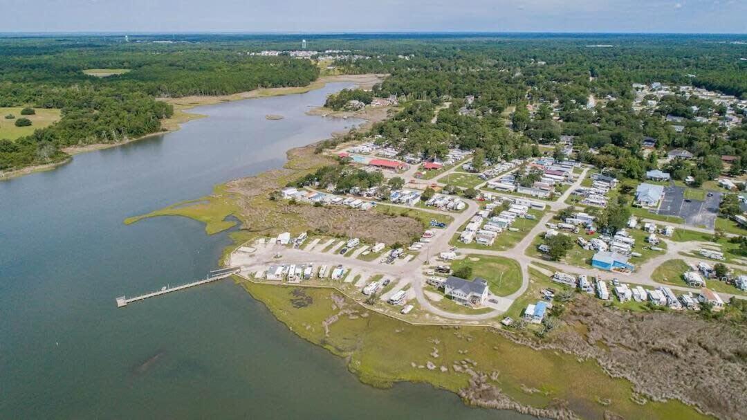 Surf City 2Br Park Home With Waterfront View And Parking Exteriér fotografie