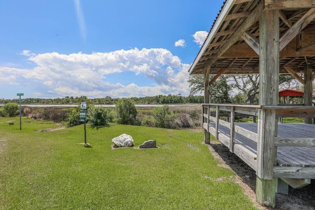 Surf City 2Br Park Home With Waterfront View And Parking Exteriér fotografie