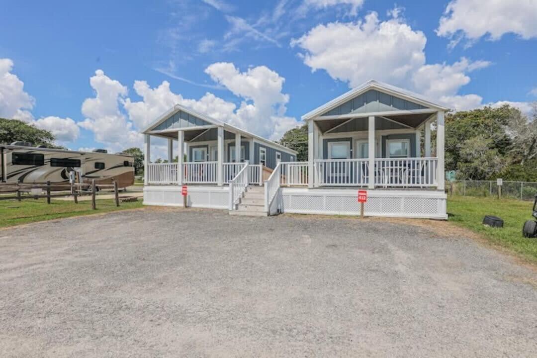 Surf City 2Br Park Home With Waterfront View And Parking Exteriér fotografie